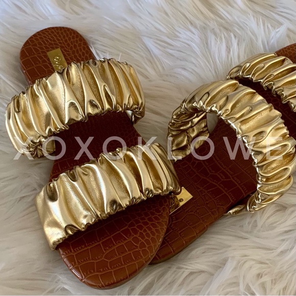 Gold Metallic Double Band Scrunch Sandal - Picture 12 of 13